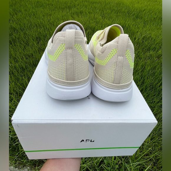 NWT APL Techloom Breeze Sneakers Sizes Womans 8.5 & 9/Mens Sizes 7 & 7.5 - Picture 7 of 14